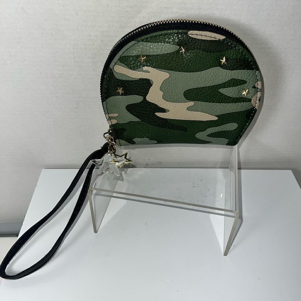 NWOT Camo Wristlet